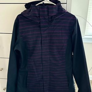 Women’s Oakley Ski Jacket - Medium